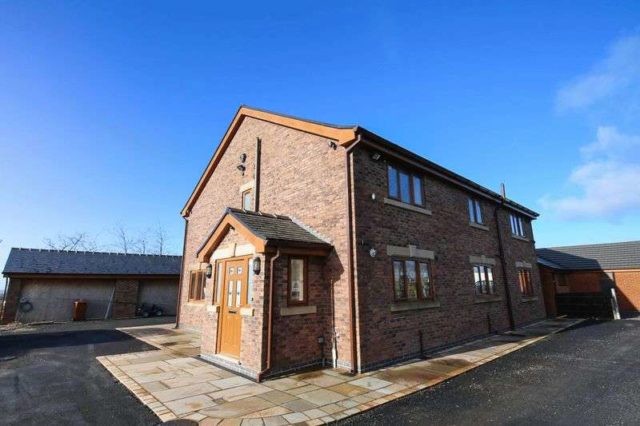  Image of 4 bedroom Detached house for sale in Dodd Lane Westhoughton Bolton BL5 at Dodd Lane Westhoughton Bolton, BL5 3NT